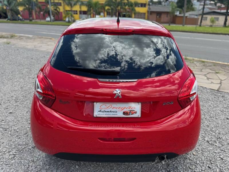 PEUGEOT - 208 - 2015/2016 - Vermelha - R$ 47.900,00