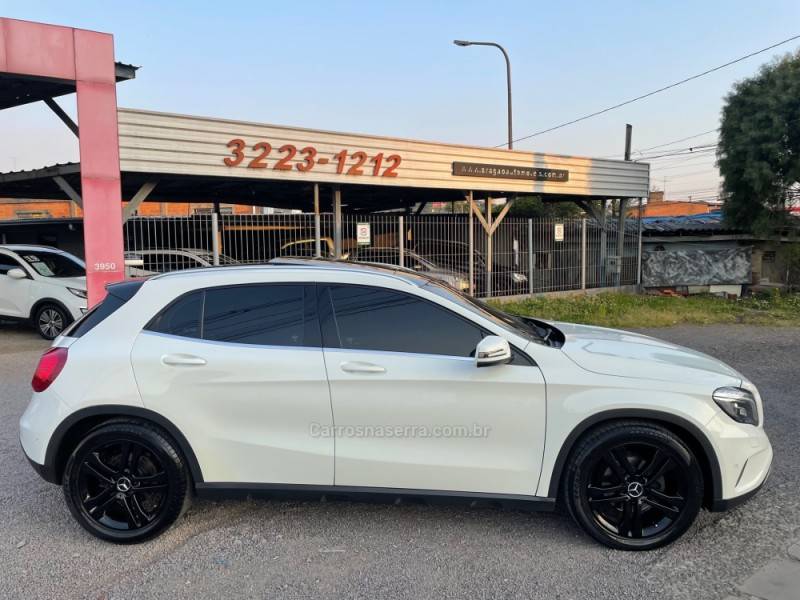 MERCEDES-BENZ - GLA 200 - 2014/2015 - Branca - R$ 119.900,00