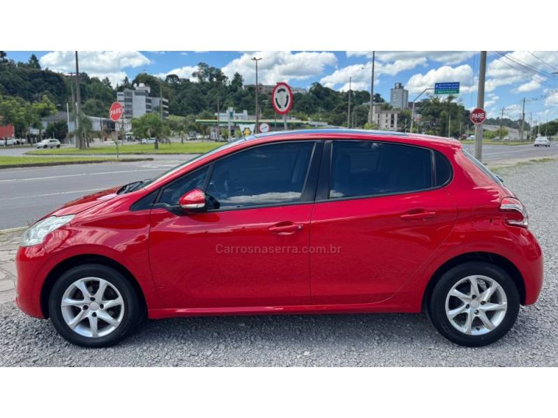 PEUGEOT - 208 - 2015/2016 - Vermelha - R$ 47.900,00