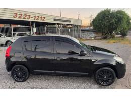 RENAULT - SANDERO - 2012/2013 - Preta - R$ 35.900,00