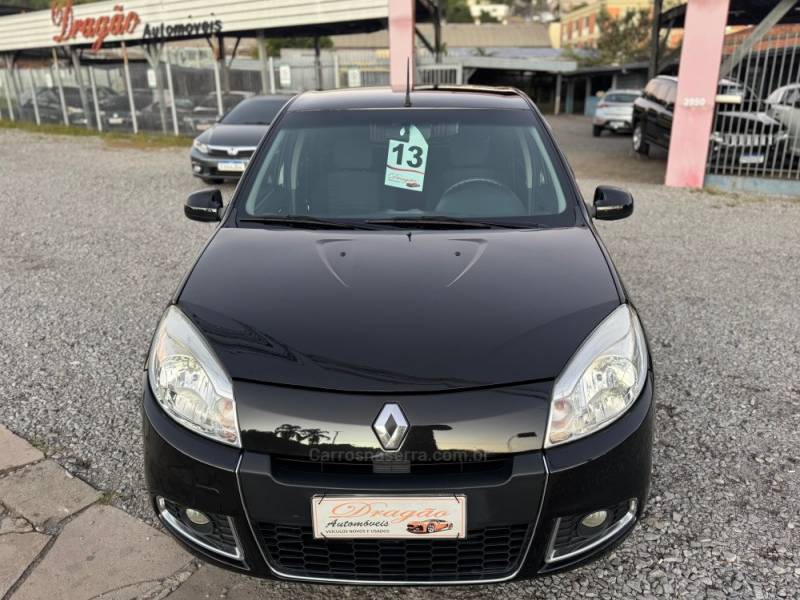 RENAULT - SANDERO - 2012/2013 - Preta - R$ 35.900,00
