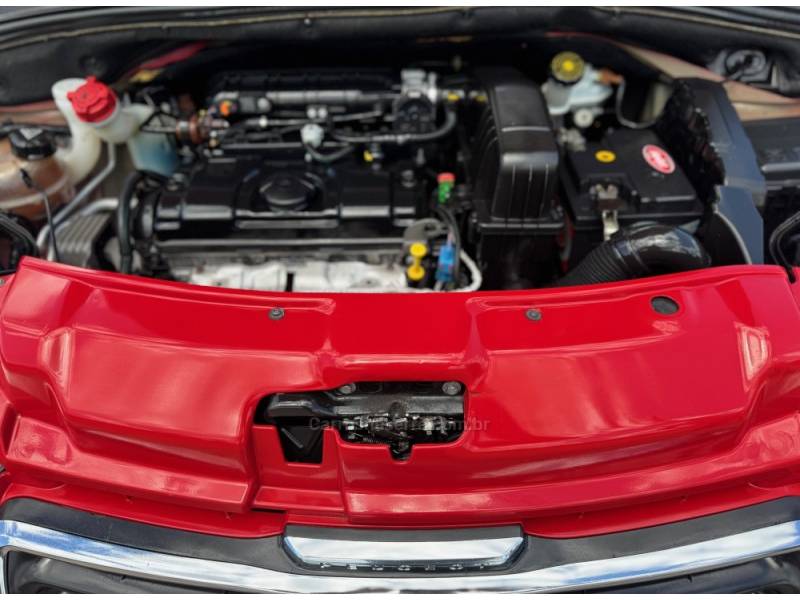 PEUGEOT - 208 - 2015/2016 - Vermelha - R$ 47.900,00