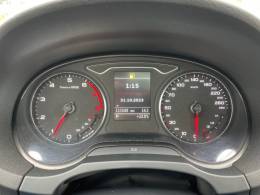 AUDI - A3 - 2013/2014 - Preta - R$ 89.900,00