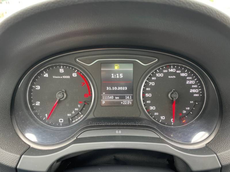 AUDI - A3 - 2013/2014 - Preta - R$ 89.900,00