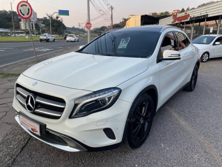 MERCEDES-BENZ - GLA 200 - 2014/2015 - Branca - R$ 119.900,00