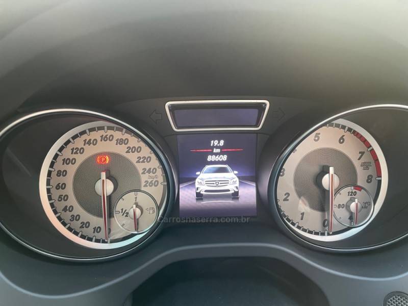 MERCEDES-BENZ - GLA 200 - 2014/2015 - Branca - R$ 119.900,00