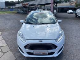 FORD - FIESTA - 2015/2016 - Branca - R$ 55.900,00