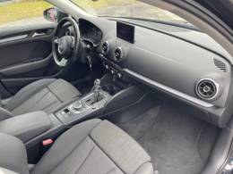 AUDI - A3 - 2013/2014 - Preta - R$ 89.900,00