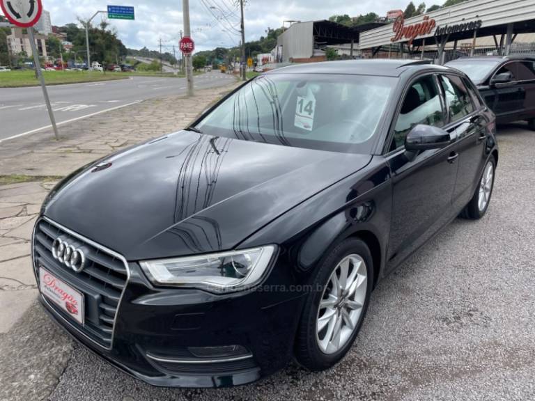 AUDI - A3 - 2013/2014 - Preta - R$ 89.900,00